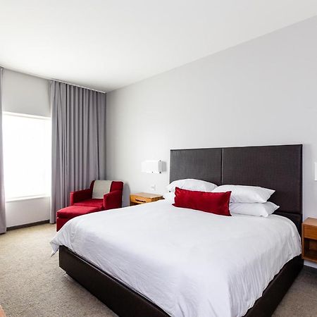 I Hotel And Illinois Conference Center - Champaign Bagian luar foto