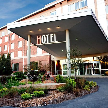 I Hotel And Illinois Conference Center - Champaign Bagian luar foto