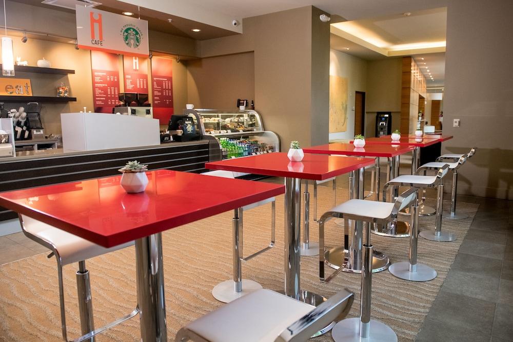 I Hotel And Illinois Conference Center - Champaign Bagian luar foto