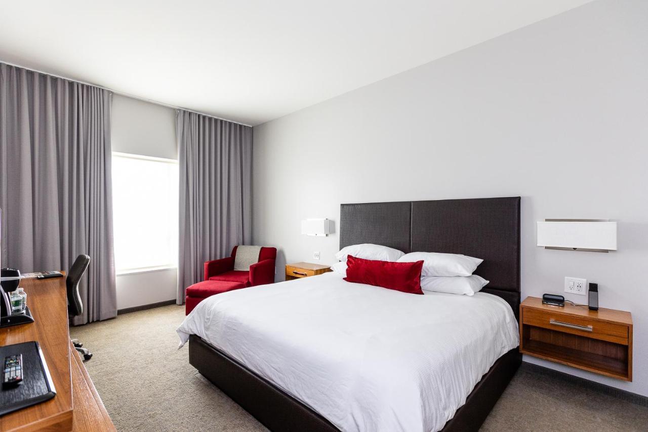 I Hotel And Illinois Conference Center - Champaign Bagian luar foto
