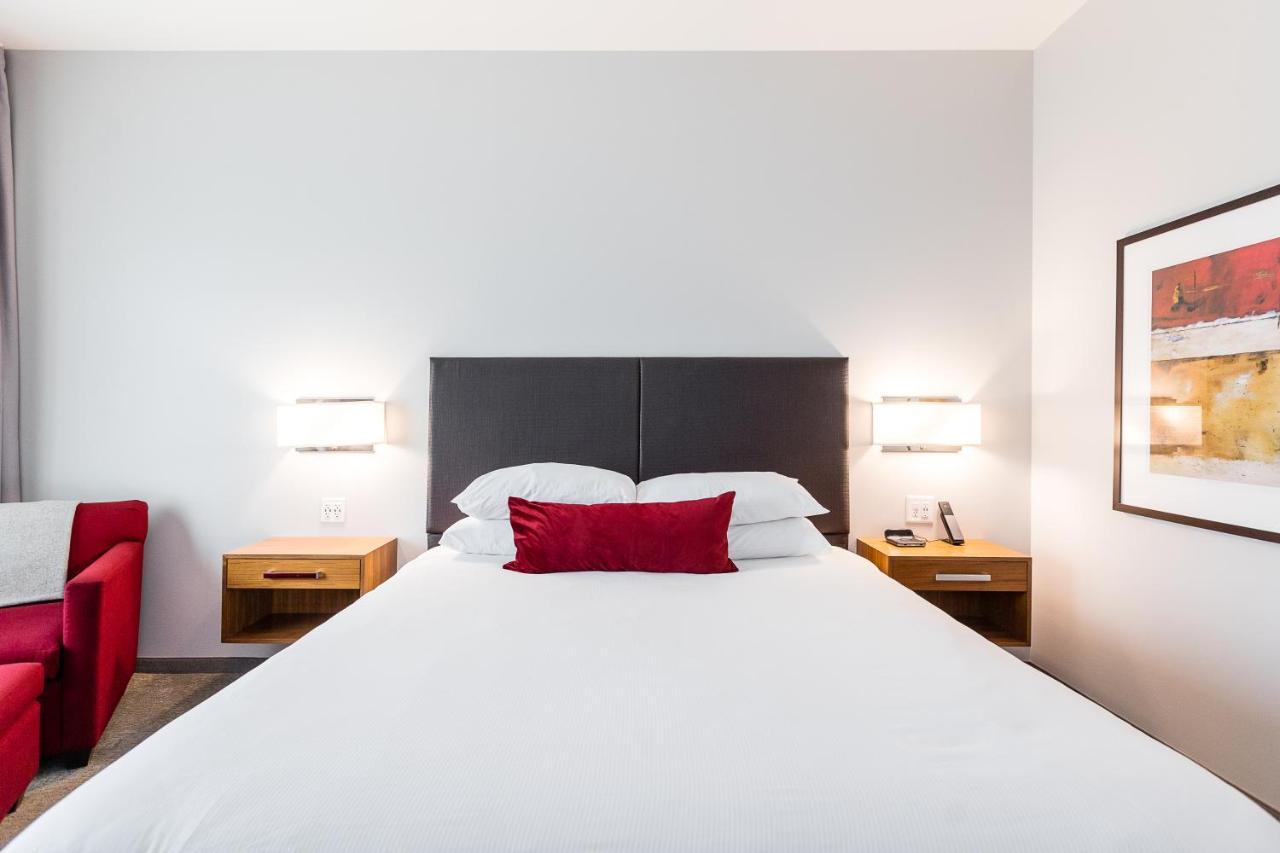 I Hotel And Illinois Conference Center - Champaign Bagian luar foto