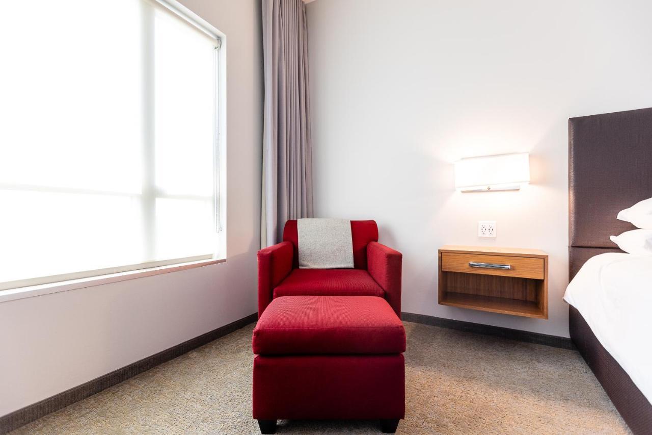 I Hotel And Illinois Conference Center - Champaign Bagian luar foto