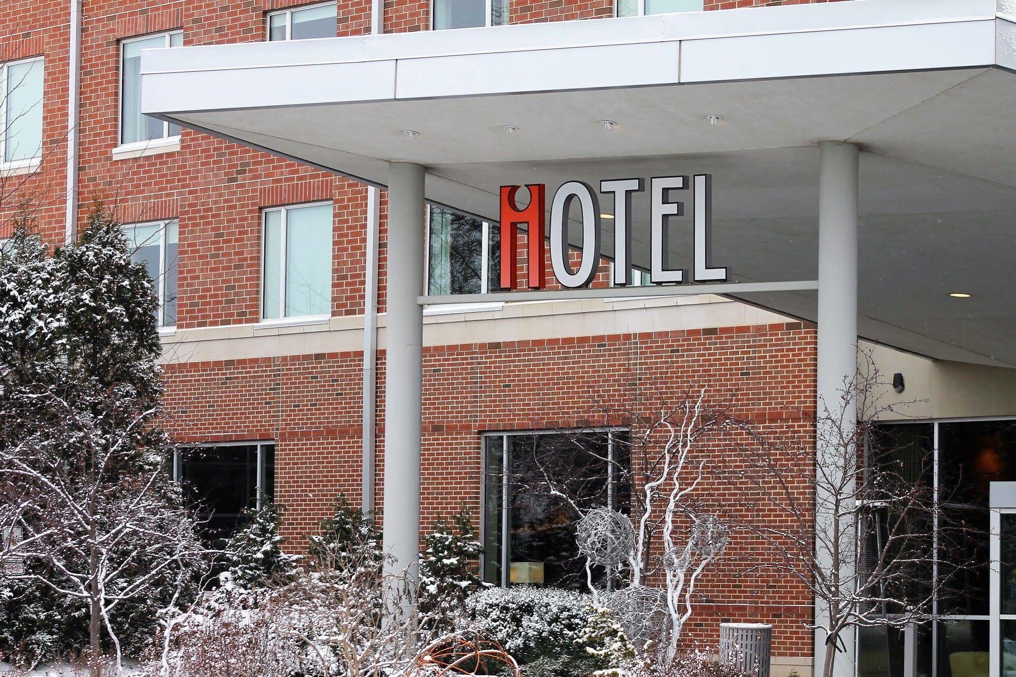 I Hotel And Illinois Conference Center - Champaign Bagian luar foto