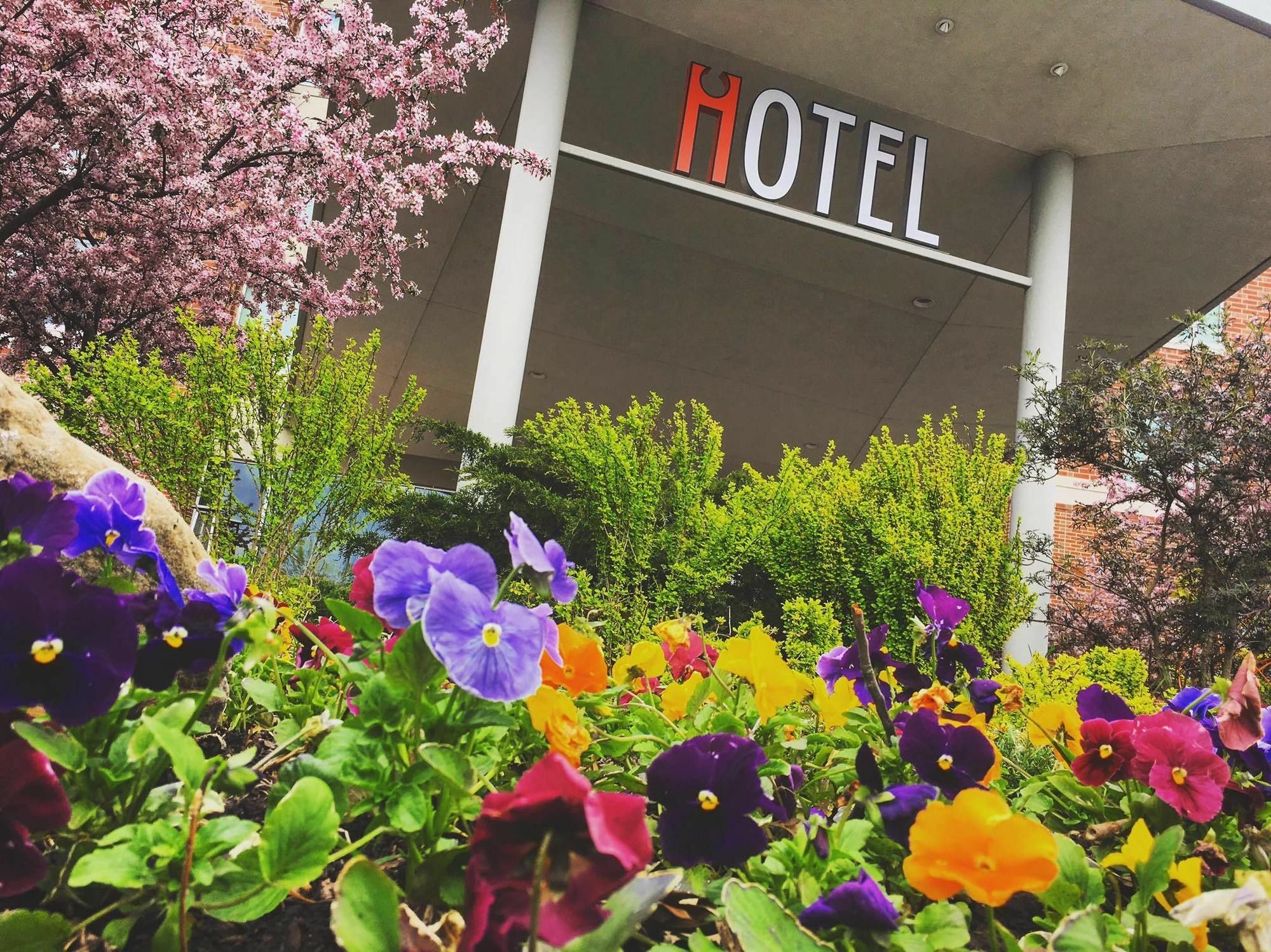 I Hotel And Illinois Conference Center - Champaign Bagian luar foto